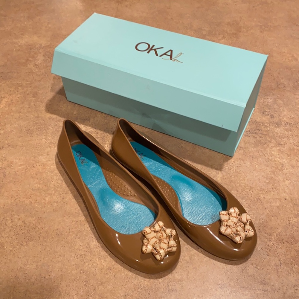 Women’s Oka b shoes size 8